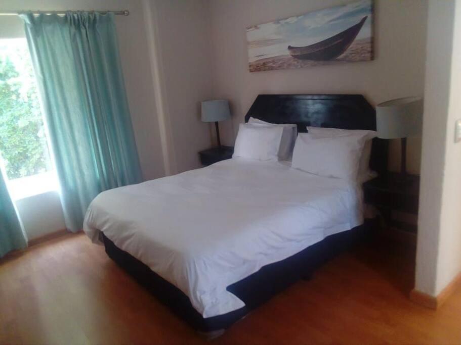 Daisy St -One Bedroom Apartment Johannesbourg Extérieur photo