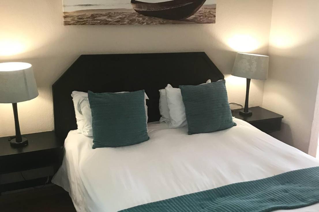 Daisy St -One Bedroom Apartment Johannesbourg Extérieur photo