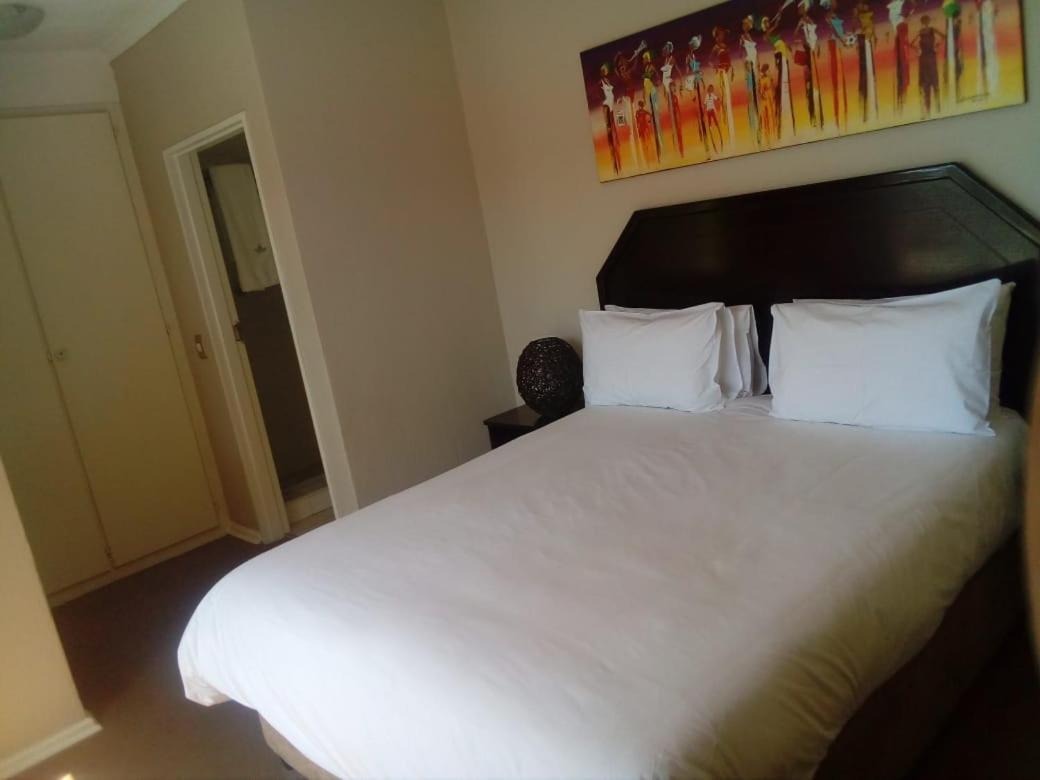 Daisy St -One Bedroom Apartment Johannesbourg Extérieur photo